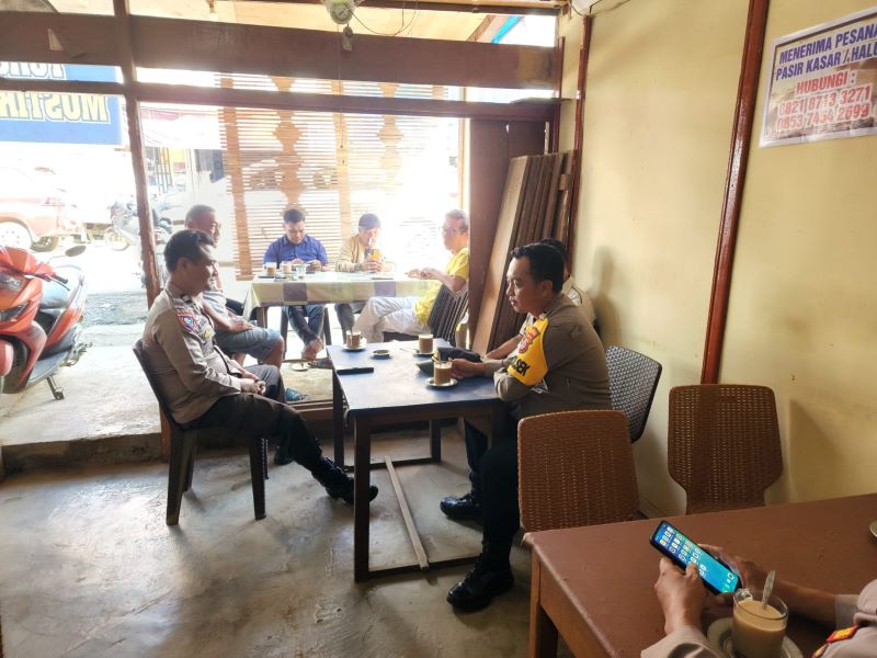 Polsek Petasia Jalin Kemitraan dan Pererat Kedekatan dengan Masyarakat Melalui Ngopi Bareng