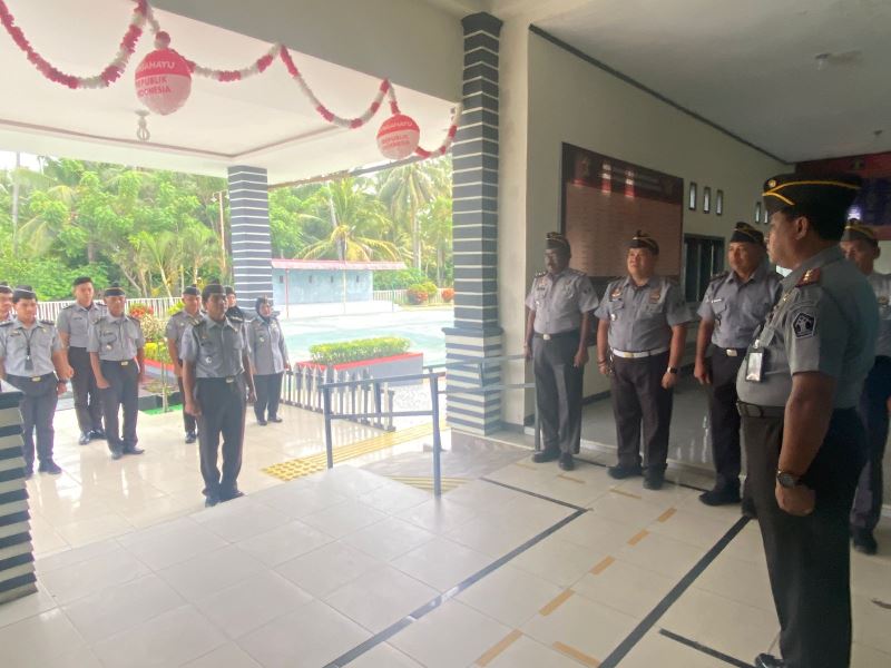 Pimpin Apel Pagi, Kalapas Ampana Tekankan Tindak Lanjut Hasil Monev dan Peningkatan Kinerja