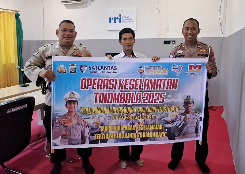 Subsatgas Binluh Satgas I Preemtif Ops Keselamatan 2025 Polres Touna Beri Himbauan Tertib Berlalu Lintas Melalui Radio RRI