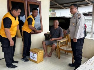 Polres Touna Salurkan Bantuan Kapolda Sulteng Secara 'Door to Door'