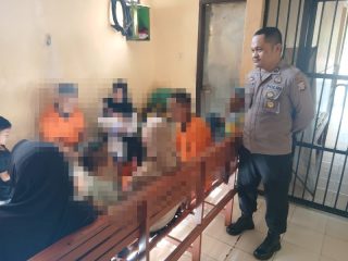 Perketat Keamanan Ruang Tahanan, Sat Tahti Polres Touna Pastikan Sterilisasi Barang Bawaan Pembesuk