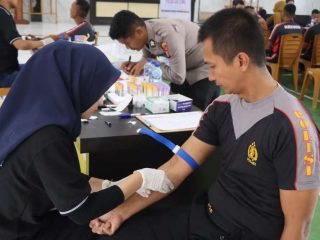 Jamin Pelayanan Maksimal, Kapolres Touna Pantau Langsung Pemeriksaan Kesehatan Berkala Personel