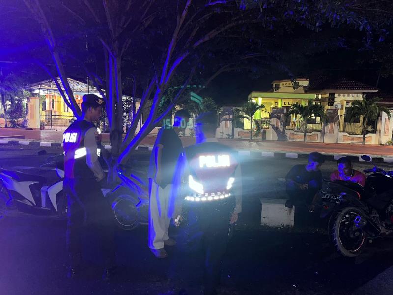 Hadir di Tengah Masyarakat, Patroli Blue Light Polres Touna Pastikan Situasi Tetap Kondusif